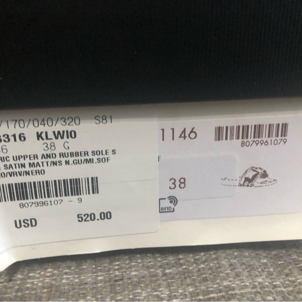 Authentic Gucci Slides Used In Great Condition! - image 4